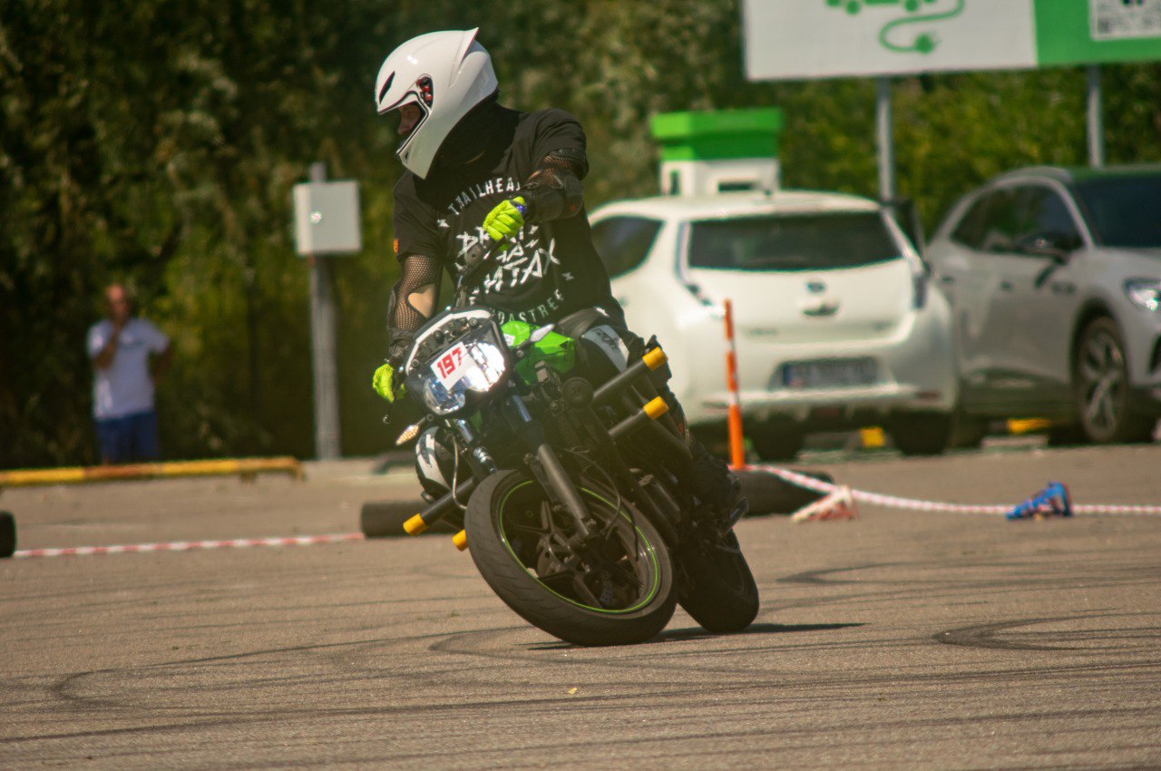 8_rider_photo_20241201_212333.jpg